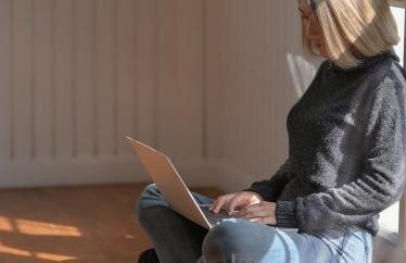 How You Can Live and Work from Home During Coronavirus